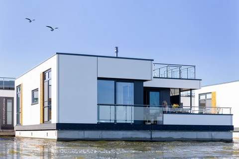 Hausboot in Ribnitz-Damgarten - Ferienunterkunft in Ribnitz-Damgarten (6 Personen)