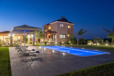 Villa David with private pool - Ferienunterkunft in Malevizi (9 Personen)