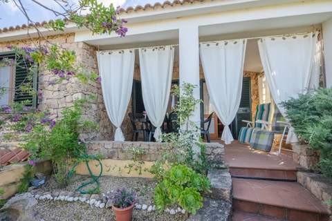 Casa Li Feruli - Ferienunterkunft in Isola Rossa (6 Personen)