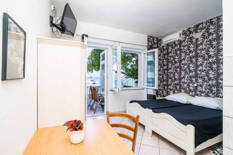 Apartments Nikolina (LU) - Studio with Terrace - Ferienunterkunft in Lumbarda (2 Personen)