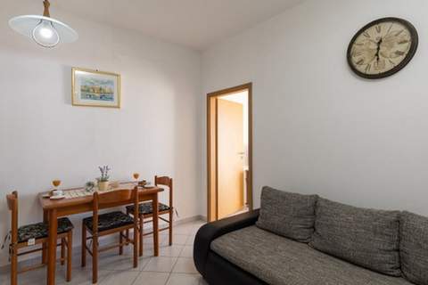 House Rašica - One Bedroom Apartment with Terrace and Sea view (2) - Ferienunterkunft in Molunat (3 Personen)