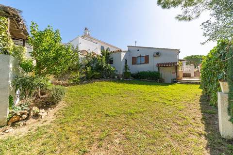 Antonella - Ferienunterkunft in L Escala (8 Personen)