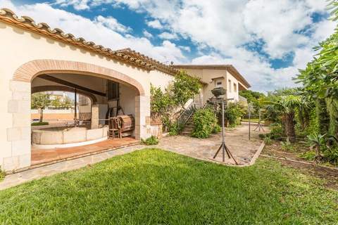 Nuria - Ferienunterkunft in L Escala (13 Personen)