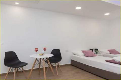 Apartments Dub - Studio Apartment with Shared Terrace (no.2) - Ferienunterkunft in Dubrovnik (2 Personen)