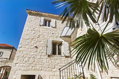 Stone House Trogir - Ferienunterkunft in Trogir (6 Personen)