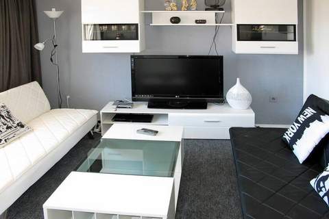 Apartment Mili - Two Bedroom Apartment - Ferienunterkunft in Rogoznica (4 Personen)