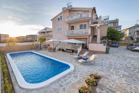 Apartments Nikol - two bedroom apartment A1 - Ferienunterkunft in Vodice (5 Personen)