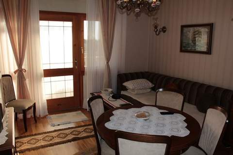 Apartments Gojevic - two bedroom apartment A2 - Ferienunterkunft in Vodice (4 Personen)