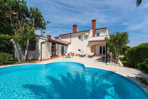 Villa Beauty with Private Pool - Ferienunterkunft in Premantura (8 Personen)