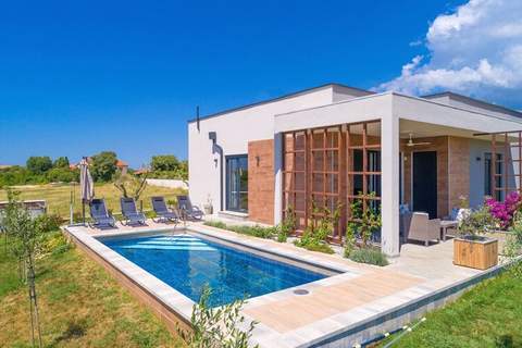 Villa Lily with Private Pool and a Lovely Garden - Ferienunterkunft in Galižana (5 Personen)