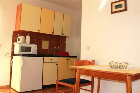 Apartments Antonio - One Bedroom Apartment with Terrace (Apartment C) - Ferienunterkunft in Orebić (3 Personen)