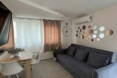 Apartments J&M 2- One Bedroom Apartment with Sea View - Ferienunterkunft in Rogoznica (3 Personen)