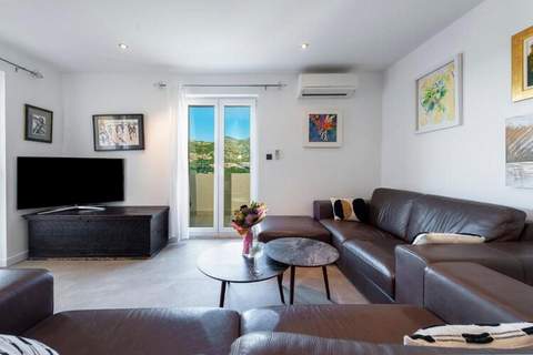 Apartments Meri & Karla - Two Bedroom Apartment with Balcony and Bridge View (Meri) - Ferienunterkunft in Dubrovnik (4 Personen)