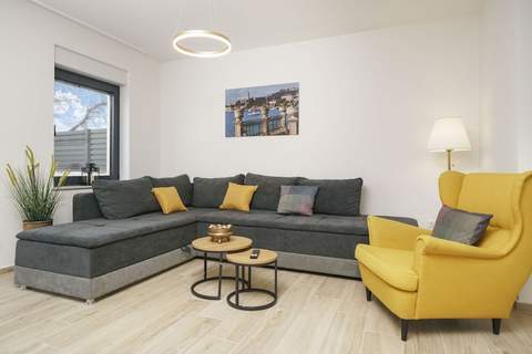 Villa Tria Quercus - Two Bedroom Villa with Terrace and Swimping pool - Ferienunterkunft in Vodice (7 Personen)