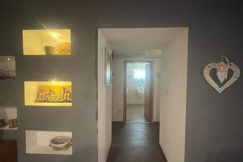 Villa Diana - Eight Bedroom Villa with Private Pool - Ferienunterkunft in Jesenice (22 Personen)