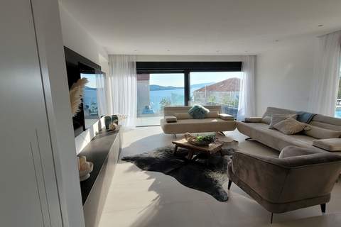 Villa Oasis - Five Bedroom Villa with Private Pool - Ferienunterkunft in Trogir (10 Personen)
