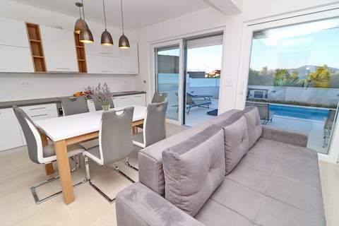 Villa E & D  - Four Bedroom Villa with Pool and Patio - Villa D - Ferienunterkunft in Drace (8 Personen)