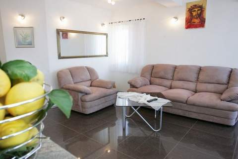 Okrug Gornji Luxurious Escape Villa with Pool - Five Bedroom Villa with Pool - Ferienunterkunft in Okrug Gornji (10 Personen)
