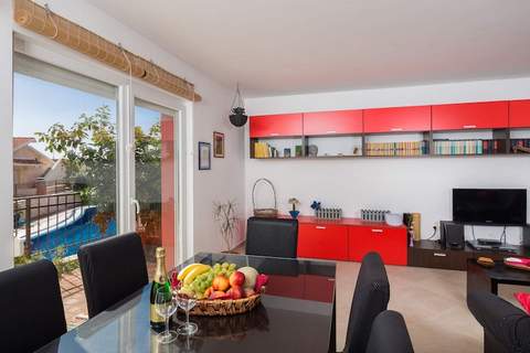 Elegant Hideaway Apartment with Pool - Two Bedroom Apartment with Pool - Ferienunterkunft in Okrug Gornji (6 Personen)