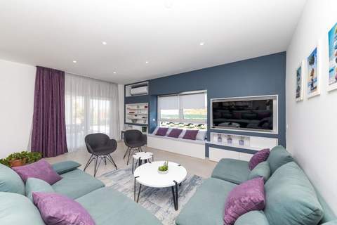 Scenic Elegant Trogir Villa with Pool - Five Bedroom Villa - Ferienunterkunft in Trogir (10 Personen)