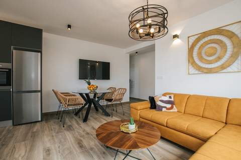 Spacious Luxury Trogir Apartments - Comfort Two Bedroom Apartment (Marin 3) - Ferienunterkunft in Trogir (4 Personen)