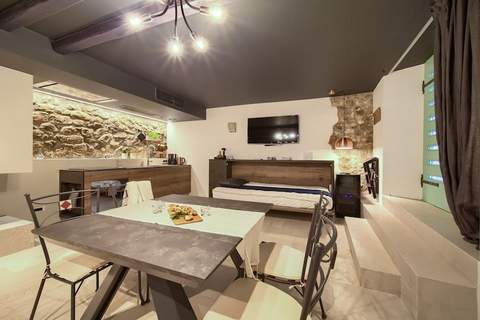 Vibrant and Elegant Downtown Krk Apartments - Studio Apartment (owner 1) - Ferienunterkunft in Krk (3 Personen)