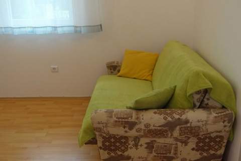 Bright Krk Apartment with Balcony and Beach Proximity - One Bedroom Apartment - Ferienunterkunft in Krk (2 Personen)
