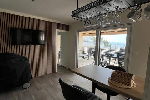 Tranquil Tides Drage Mobile Home with Terrace and Sea View - Two Bedroom Mobile Home with Terrace and Sea View - Ferienunterkunft in Drage (6 Personen)