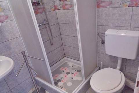 Lovely Apartments Near the Sea - Standard Studio Apartment with Balcony - Ferienunterkunft in Moscenicka Draga (3 Personen)