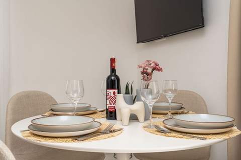 Modern City Escape - Two Bedroom Apartment with Balcony - Ferienunterkunft in Dubrovnik (4 Personen)