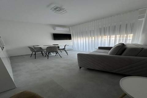 Luxury Apartments Villa Aspira - Two Bedroom Apartment with Terrace 2 - Ferienunterkunft in Biograd na Moru (5 Personen)