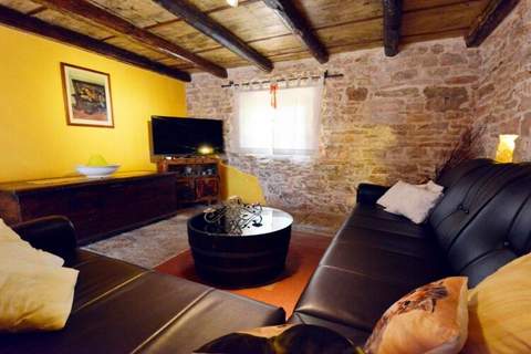 Authentic Istrian Holiday Home for Unforgettable Stays - Three Bedroom Holiday Home with Private Pool - Ferienunterkunft in Vodnjan (8 Personen)