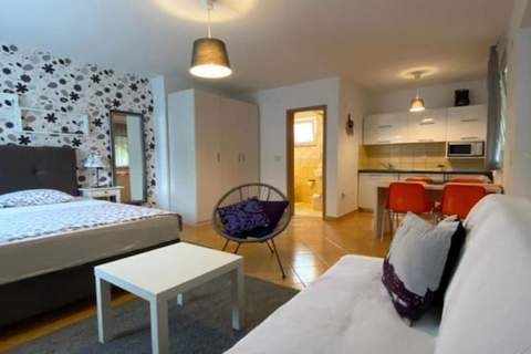 Apartments Lara Rab - Studio Apartment with Balcony - Ferienunterkunft in Rab (2 Personen)