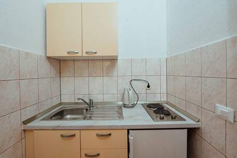 Studio apartment ( Tina 3) - Ferienunterkunft in Baska Voda (2 Personen)