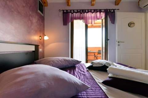 Authentic Istrian Rooms for Unforgettable Stays - Double Room with Balcony - Ferienunterkunft in Vodnjan (2 Personen)