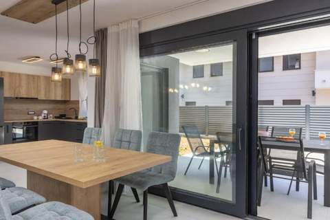Charming Apartment Island Krk - Three Bedroom Apartment - Ferienunterkunft in Krk (7 Personen)