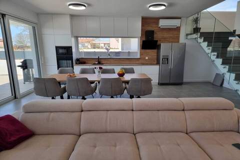 Sunset Garden Villa in Kanfanar - Ferienunterkunft in Kanfanar (9 Personen)
