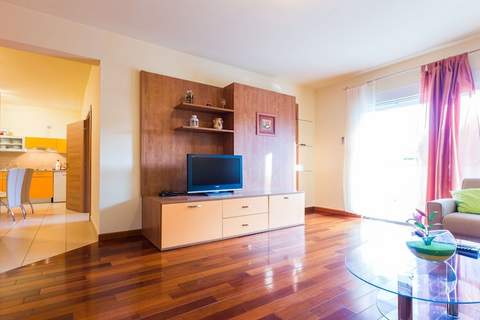 Elegant and Lavish Leisure Apartments Zadar with Outdoor Pool - Standard Two Bedroom Apartment with Terrace (owner Orange) - Ferienunterkunft in Zadar (6 Personen)