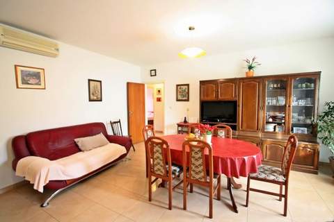 Apartment Angie - Three Bedroom Apartment with Terrace - A1 - (ST) - Ferienunterkunft in Supetar (7 Personen)