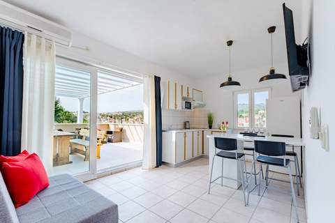 Apartments Sunny Days- Two Bedroom Apartment with Terrace and Sea View (A2) (ST) - Ferienunterkunft in Milna (5 Personen)