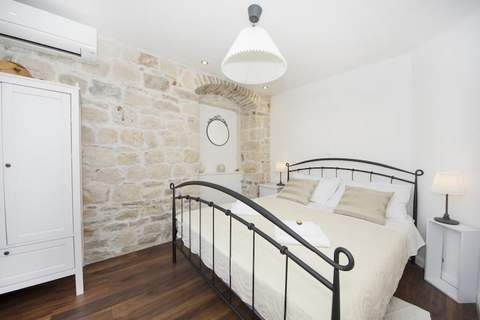 Apartments Stone Elegance (ST) - Deluxe Studio Apartment (Kamik) - Ferienunterkunft in Split (3 Personen)