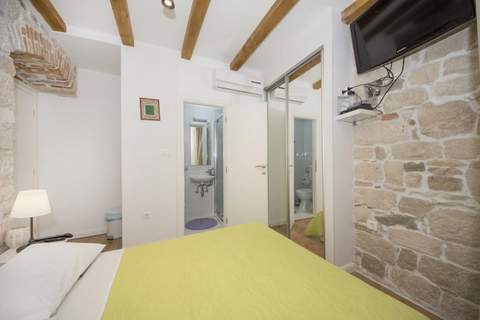 Apartments Stone Elegance (ST) - Double Room (Saskinja) - Ferienunterkunft in Split (2 Personen)