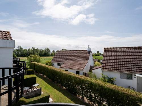Ferienwohnung Julie with parking and shared pool