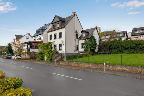 Ferienhaus mit Moselblick - Ferienunterkunft in Nehren (10 Personen)