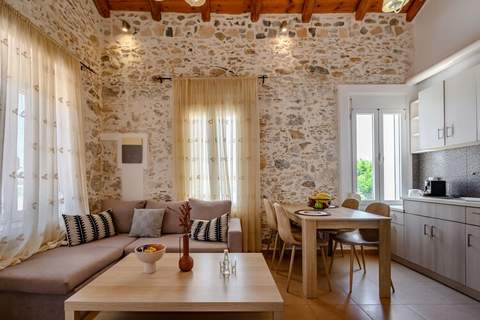 Stone Project 2 - Ferienunterkunft in Pigi (5 Personen)