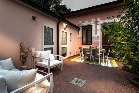 Villa Paola - Ferienunterkunft in Viareggio (6 Personen)