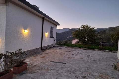 Ferienunterkunft in Diano San Pietro (6 Personen)