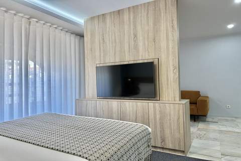 YOUROPO - Downtown 4B - Ferienunterkunft in Porto (3 Personen)
