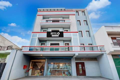 Super Hotel O Alipur Narela - Ferienunterkunft in Delhi (2 Personen)