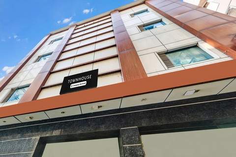 Super Townhouse Arakashan Road Paharganj Formerly Mohan international - Ferienunterkunft in Delhi (2 Personen)